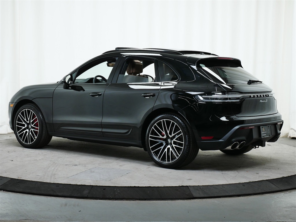 2025 Porsche Macan S photo 3