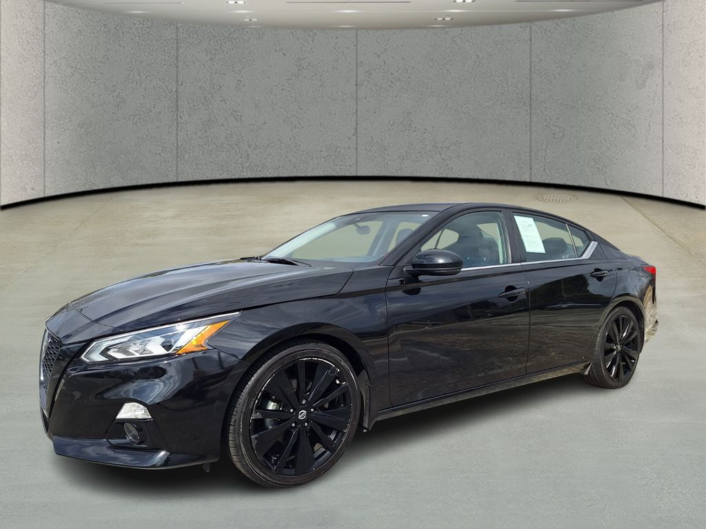 2022 Nissan Altima SR