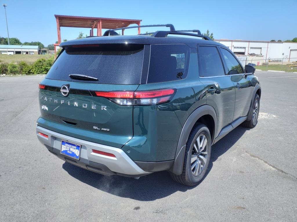 2023 Nissan Pathfinder SL photo 3