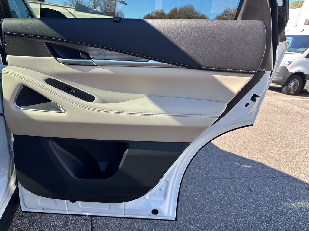2025 Infiniti QX60 Luxe photo 30
