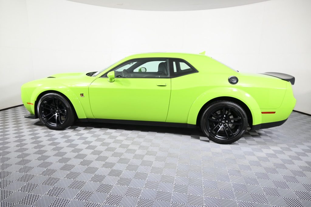 2023 Dodge Challenger R/T Scat Pack Widebody photo 3
