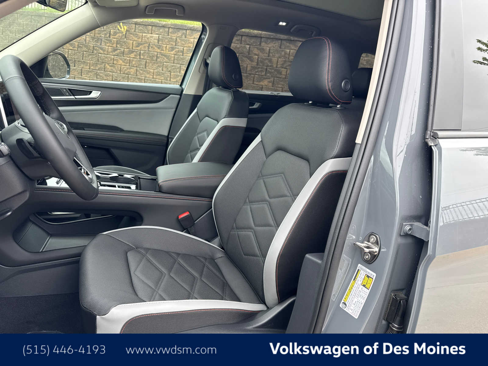 2025 Volkswagen Atlas Peak Edition SE photo 8