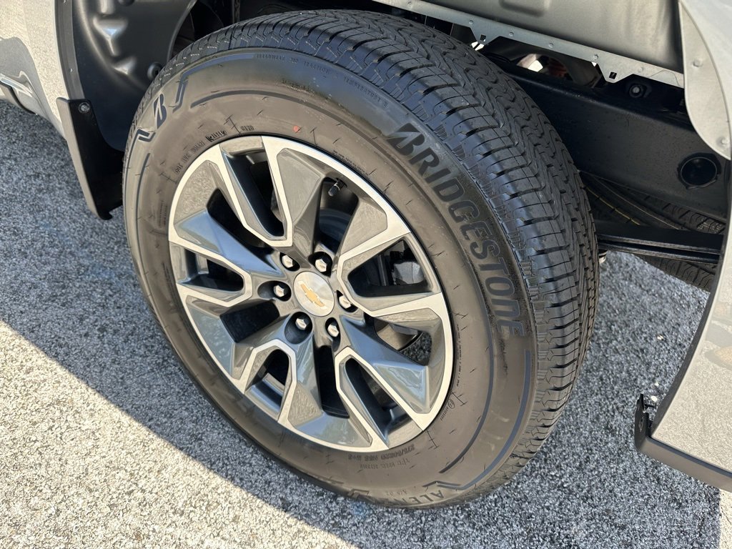 2025 Chevrolet Silverado 1500 LT photo 8