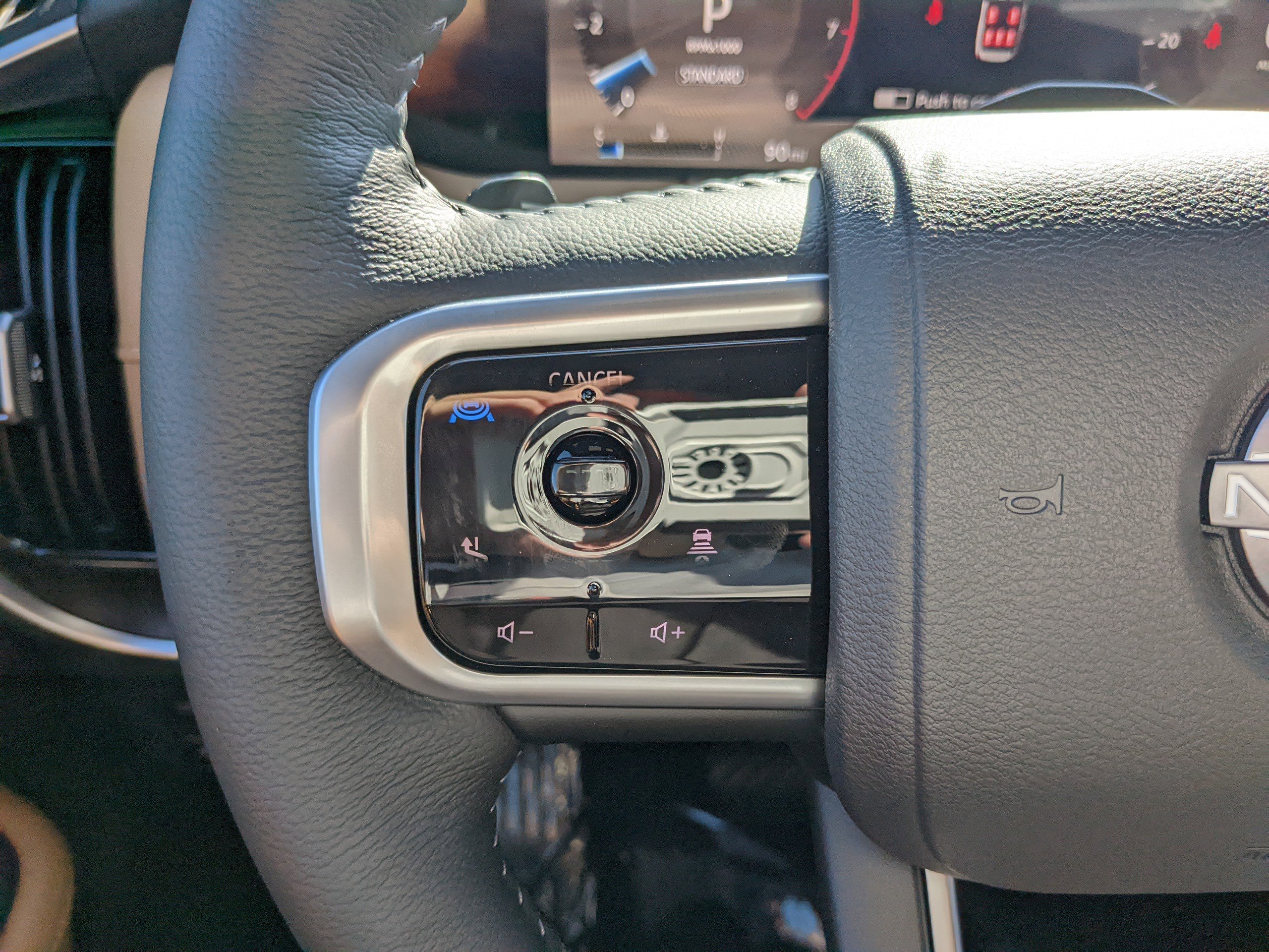 2025 Nissan Armada SL photo 15