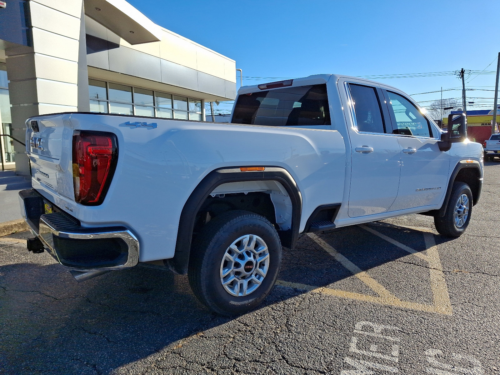 2025 Gmc Sierra 2500 HD SLE photo 4