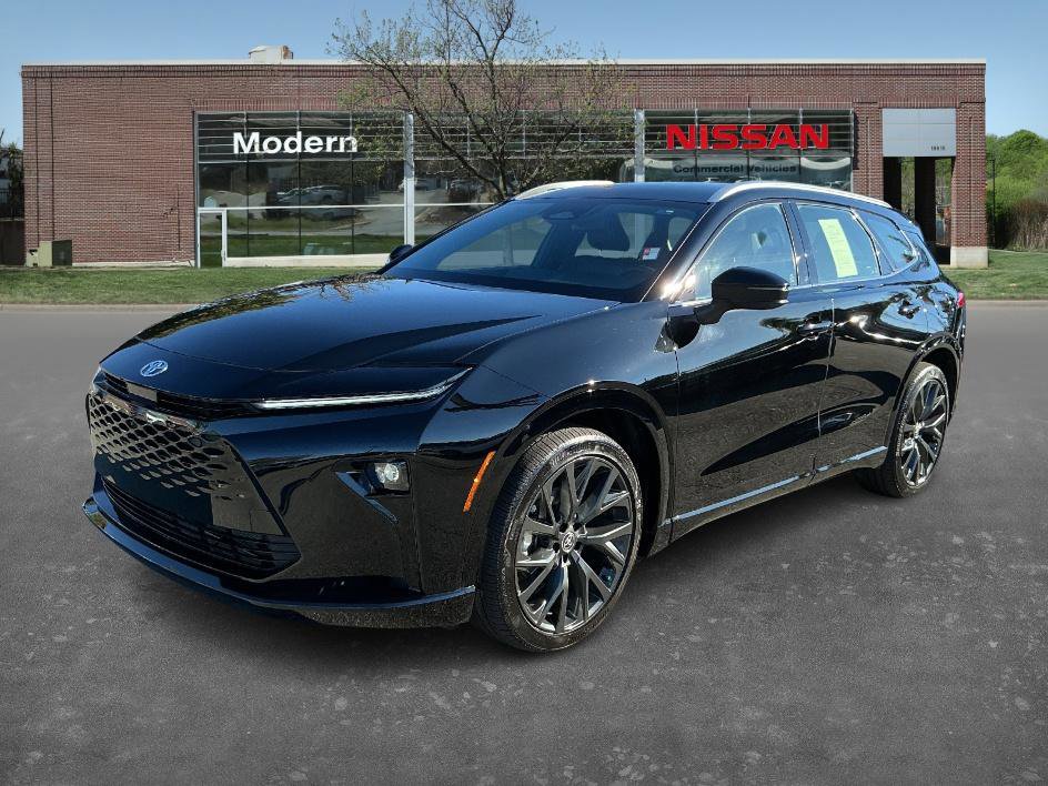 2025 Toyota Crown Signia Limited's photo