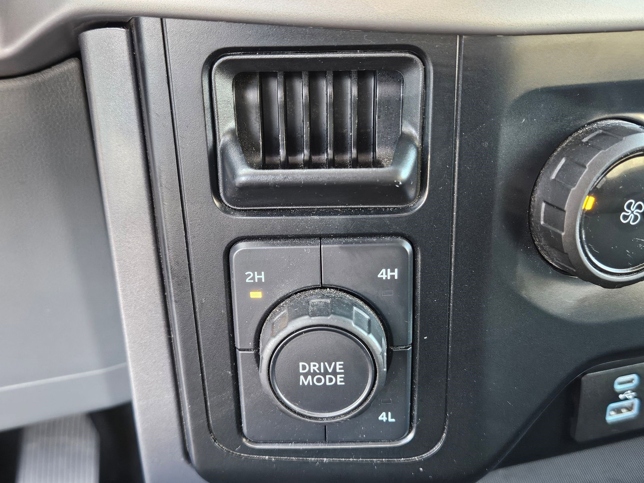 2023 Ford F-150 XLT photo 23