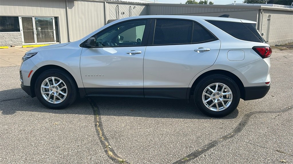 2022 Chevrolet Equinox LS photo 6