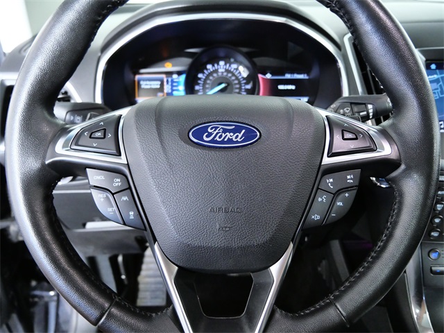 2019 Ford Edge Titanium photo 22