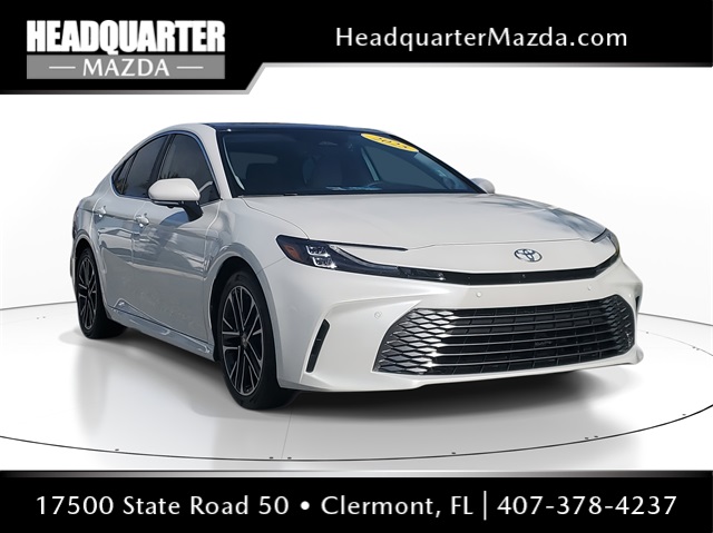 2025 Toyota Camry XLE's photo