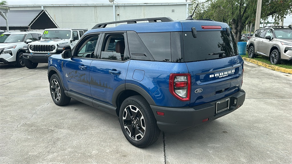 2023 Ford Bronco Sport Outer Banks photo 3