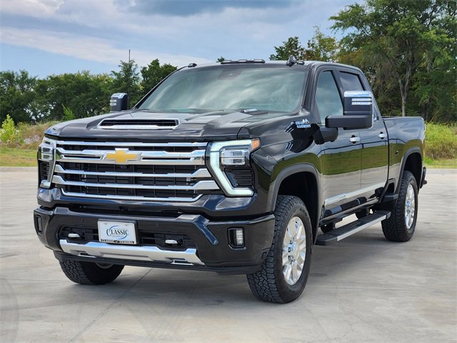 2025 Chevrolet Silverado 2500HD High Country photo 2