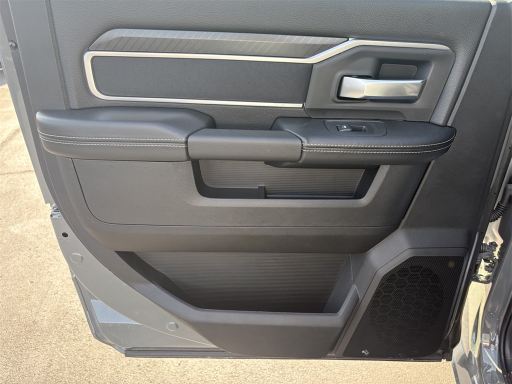 2026 Ram 2500 Big Horn photo 28