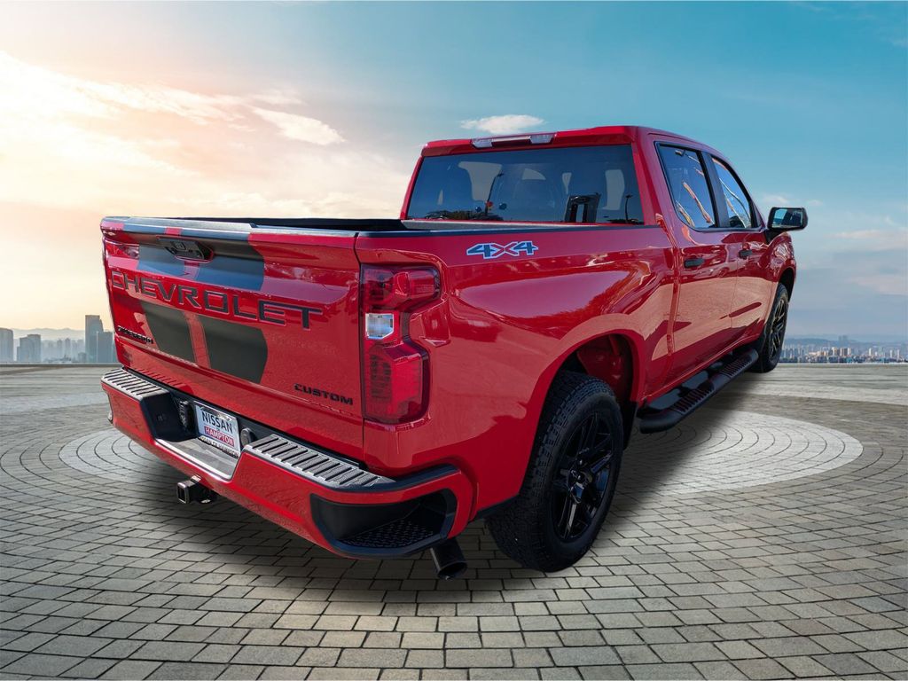 2023 Chevrolet Silverado 1500 Custom photo 4