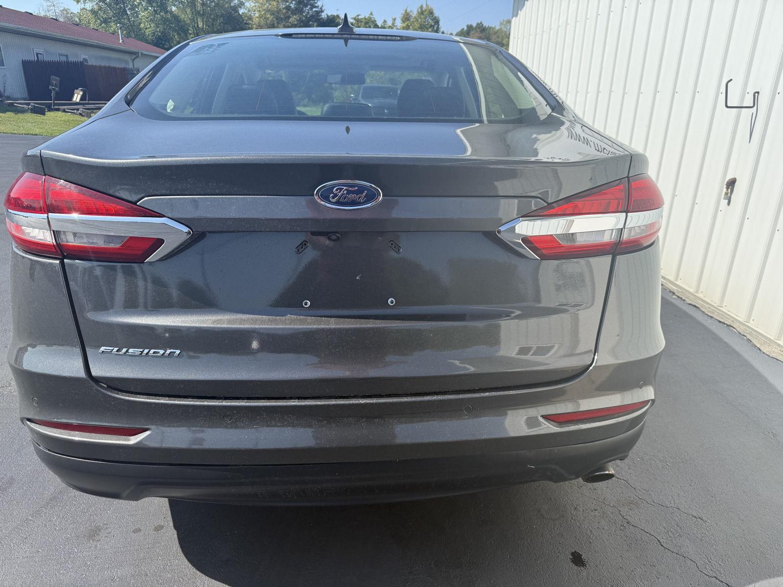 2019 Ford Fusion SEL photo 3