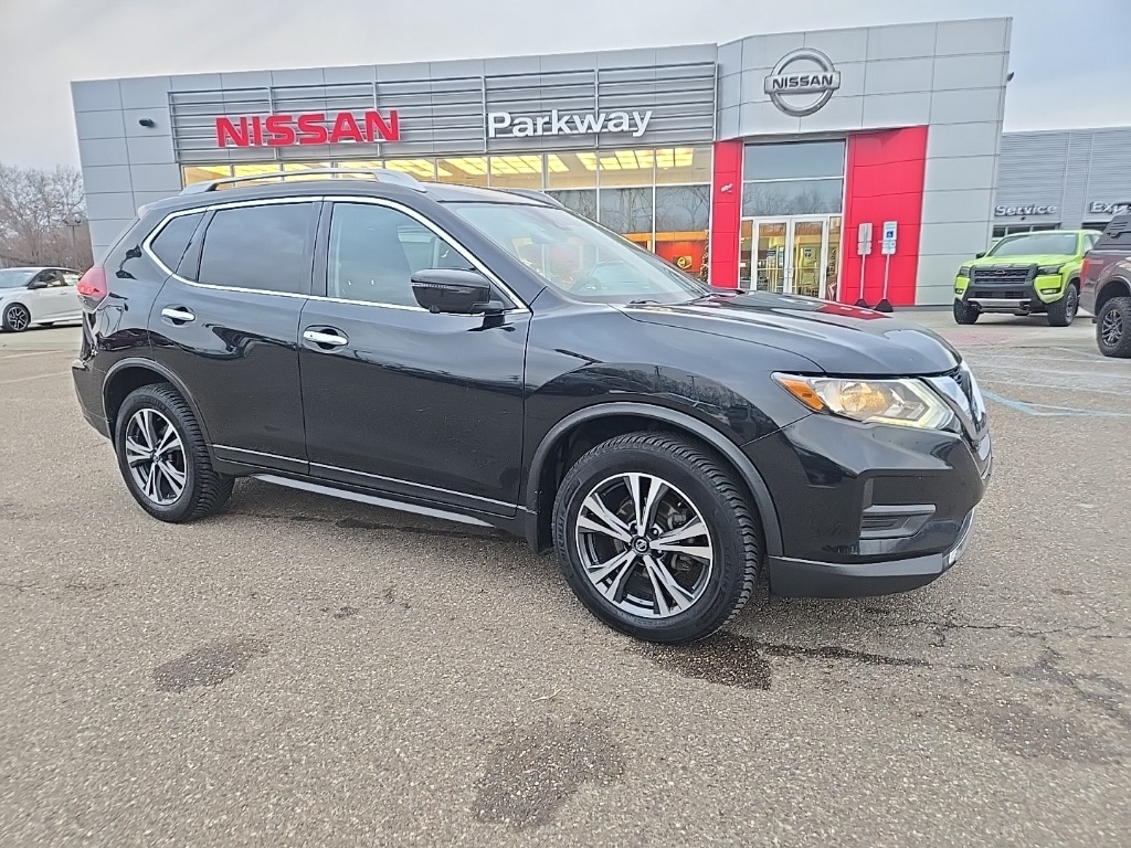 2019 Nissan Rogue SV's photo
