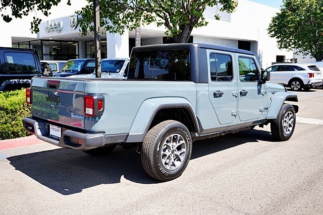 New 2025 Anvil Clear-Coat Exterior Paint Jeep Sport image 9