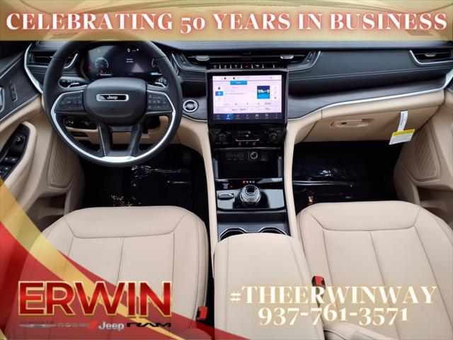 2025 Jeep Grand Cherokee Limited photo 4