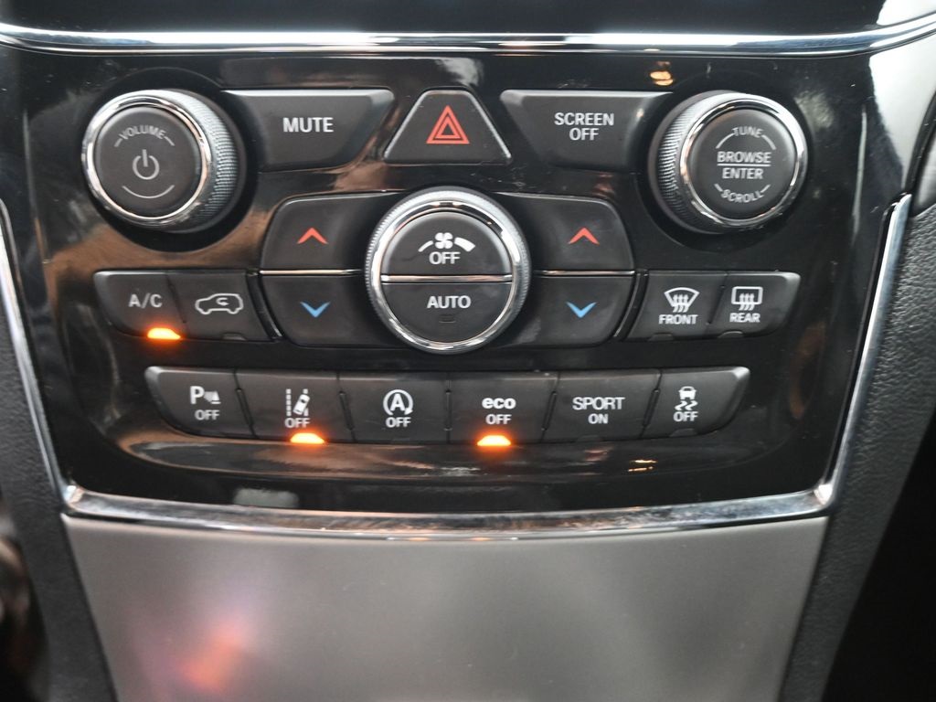 2022 Jeep Cherokee Laredo X photo 4