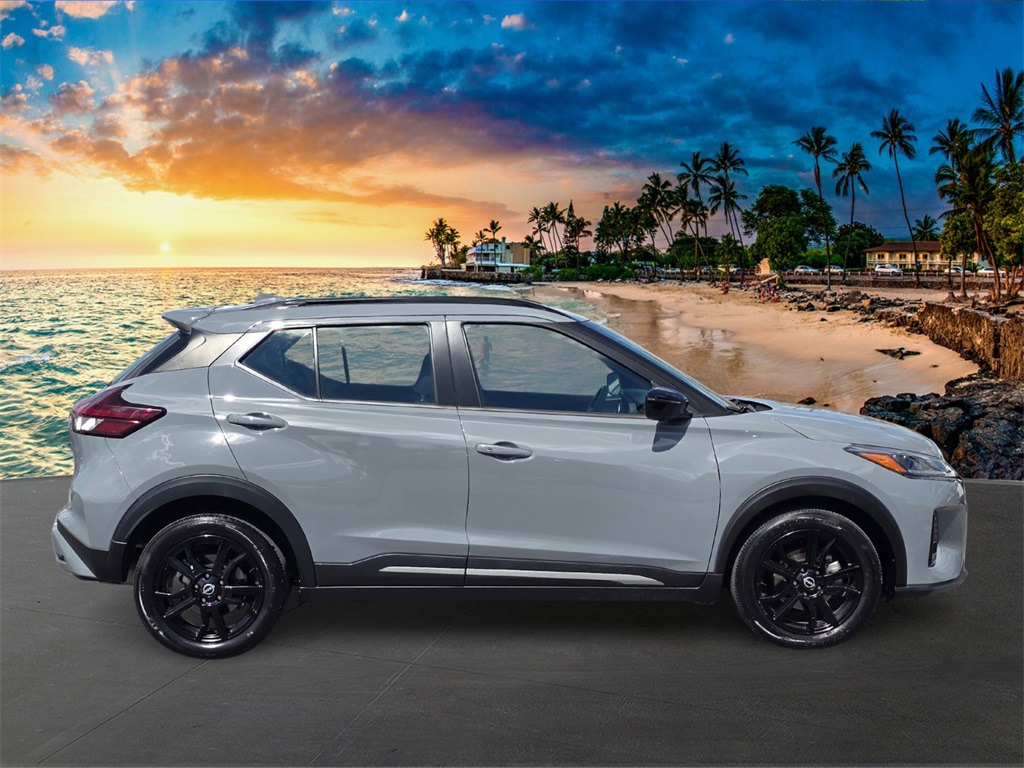 2024 Nissan Kicks SR photo 4