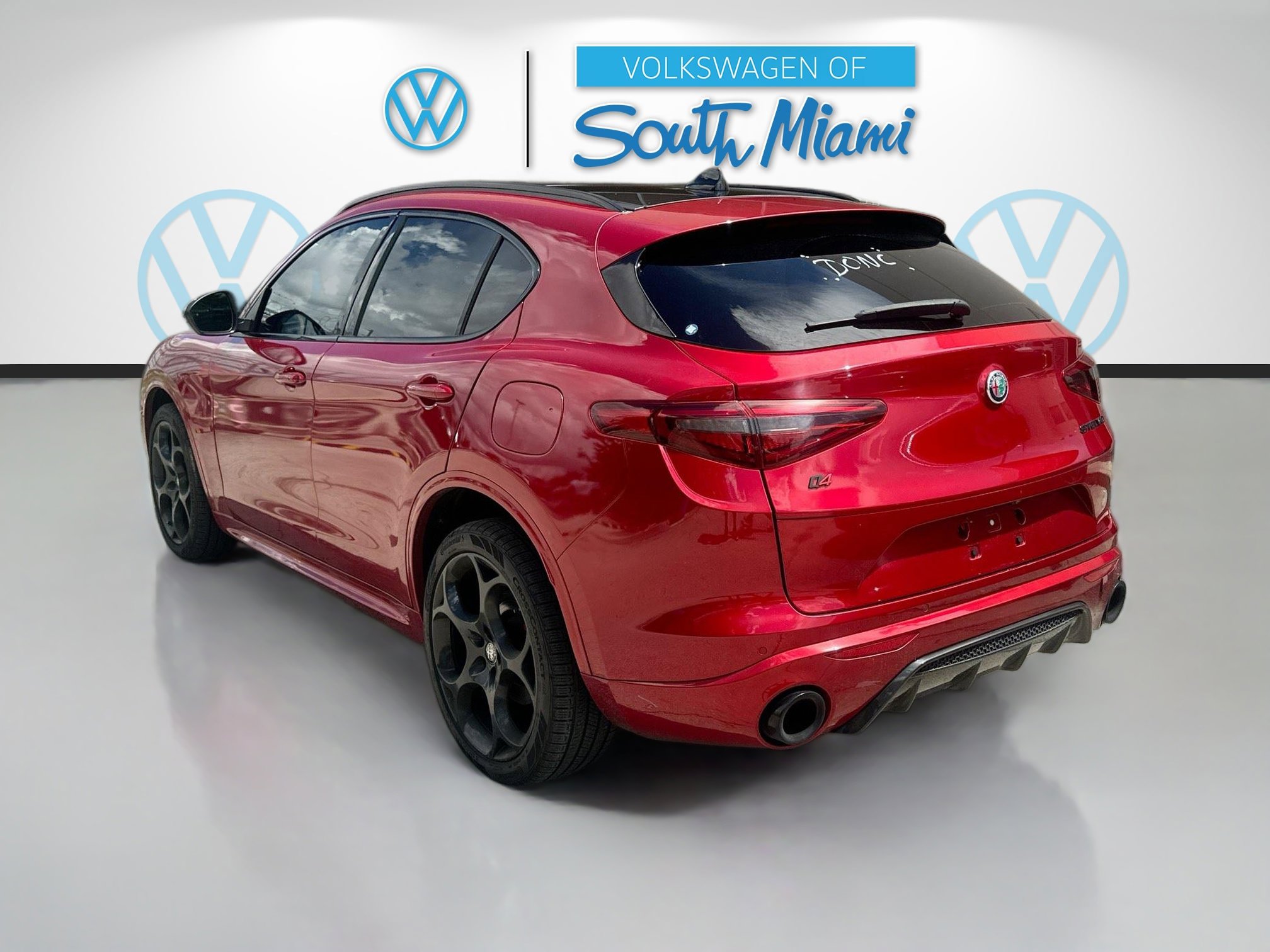 2022 Alfa Romeo Stelvio Ti Sport photo 4