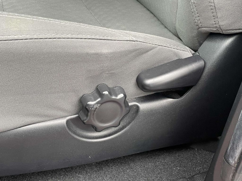 2021 Toyota Tacoma SR photo 5