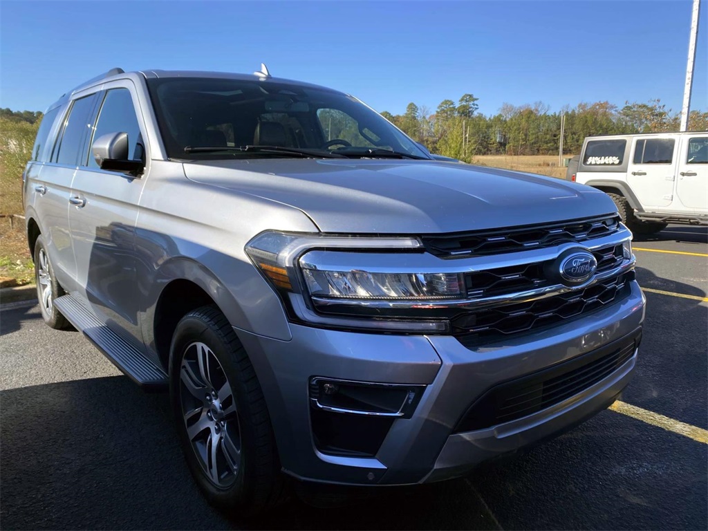 2024 Ford Expedition Limited's photo