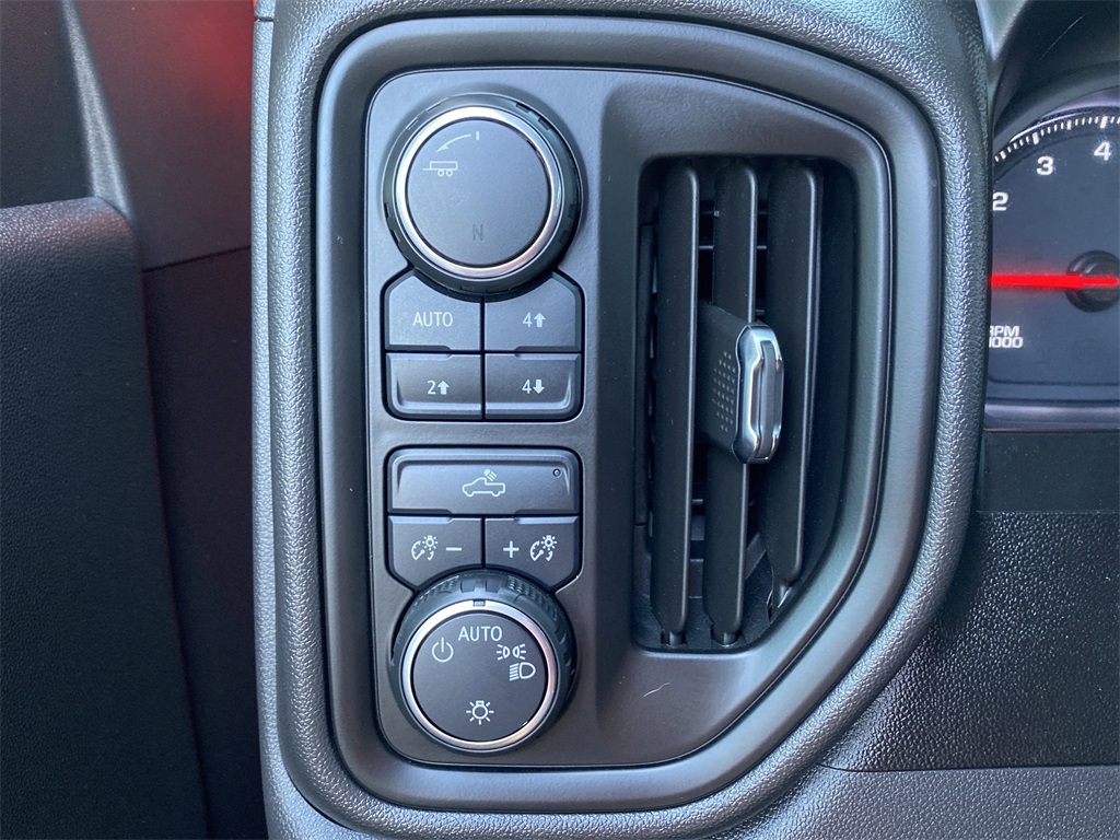 2020 Chevrolet Silverado 1500 Custom Trail Boss photo 17