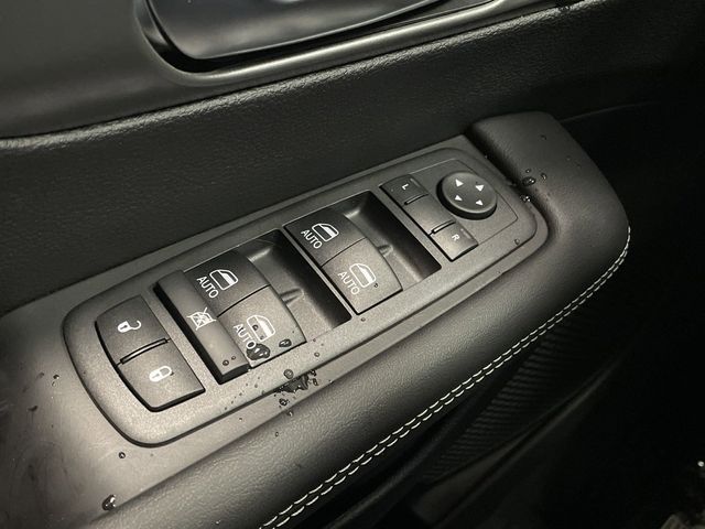2025 Chrysler Pacifica photo 27