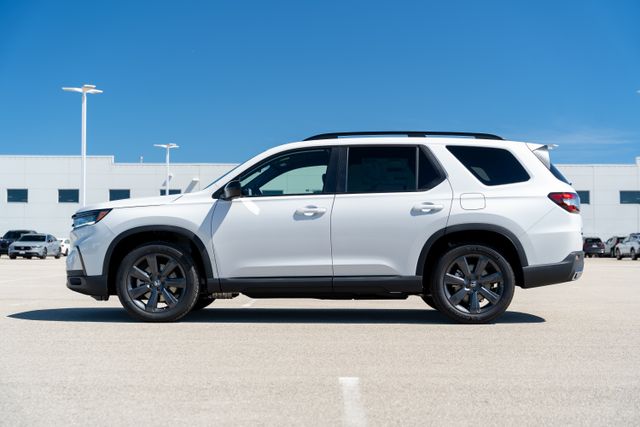 2025 Honda Pilot Sport photo 4