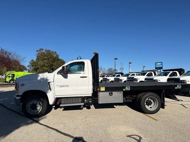 2024 Chevrolet Silverado 4500HD Work Truck photo 2