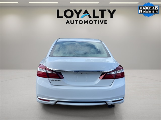 2017 Honda Accord LX photo 3