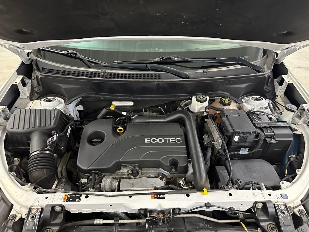 2020 Chevrolet Equinox LS photo 31