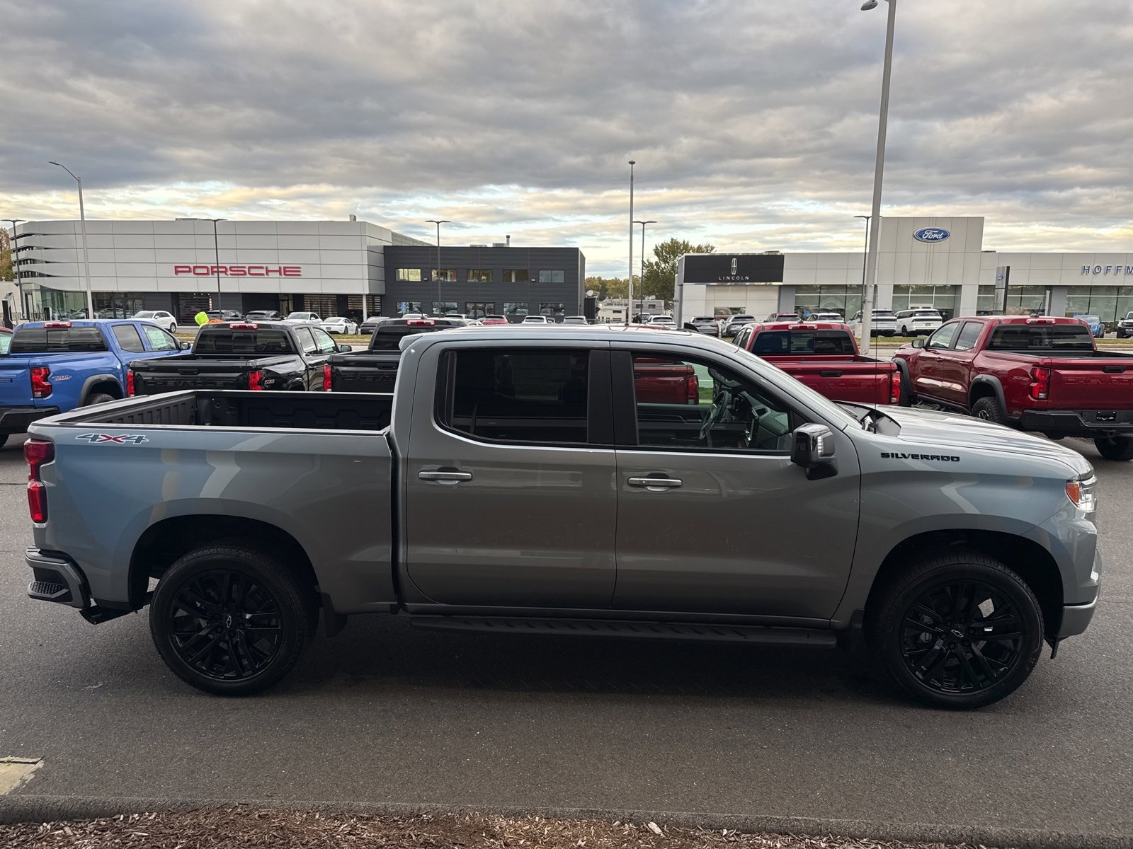2026 Chevrolet Silverado 1500 RST photo 3