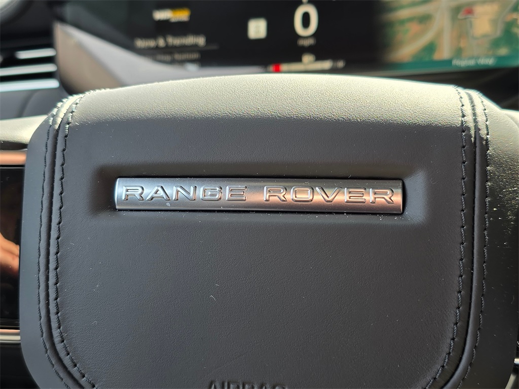 2025 Land Rover Range Rover Autobiography photo 17