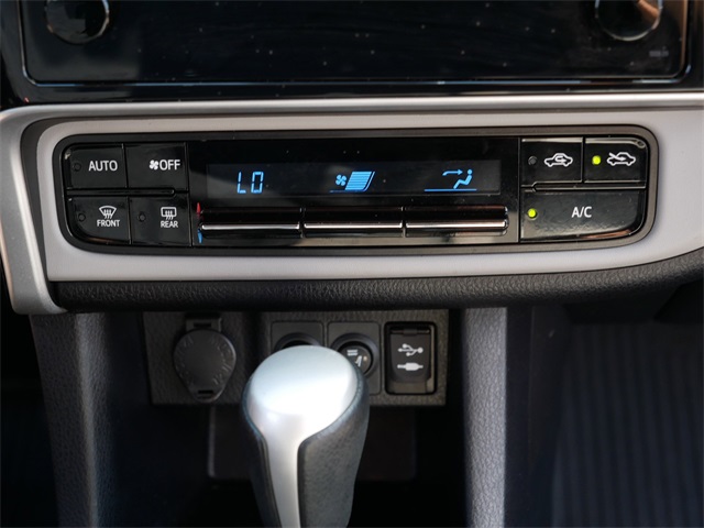 2019 Toyota Corolla LE photo 28