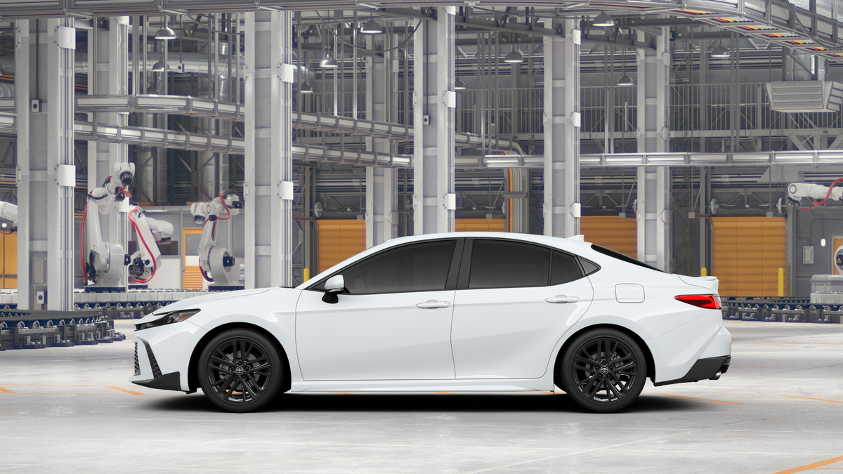 2025 Toyota Camry SE photo 4