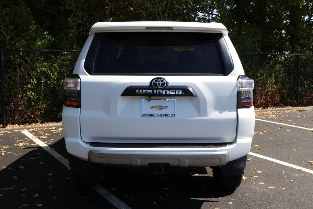 2020 Toyota 4Runner TRD Off-Road photo 6