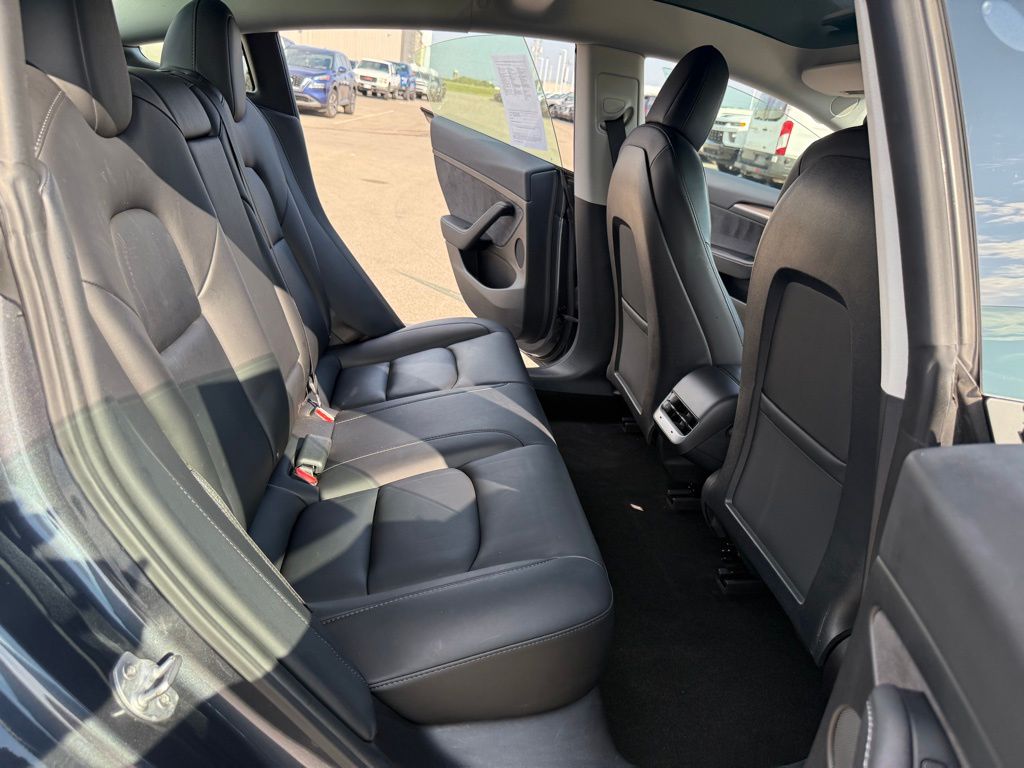 2021 Tesla Model 3 Standard Range Plus photo 17
