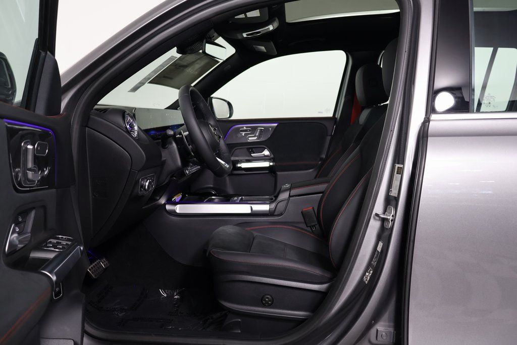 2026 Mercedes Benz GLB 35 AMG 4MATIC photo 5