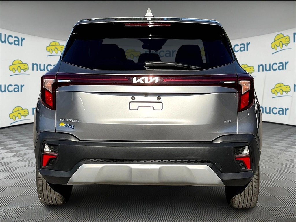 2024 Kia Seltos LX photo 4