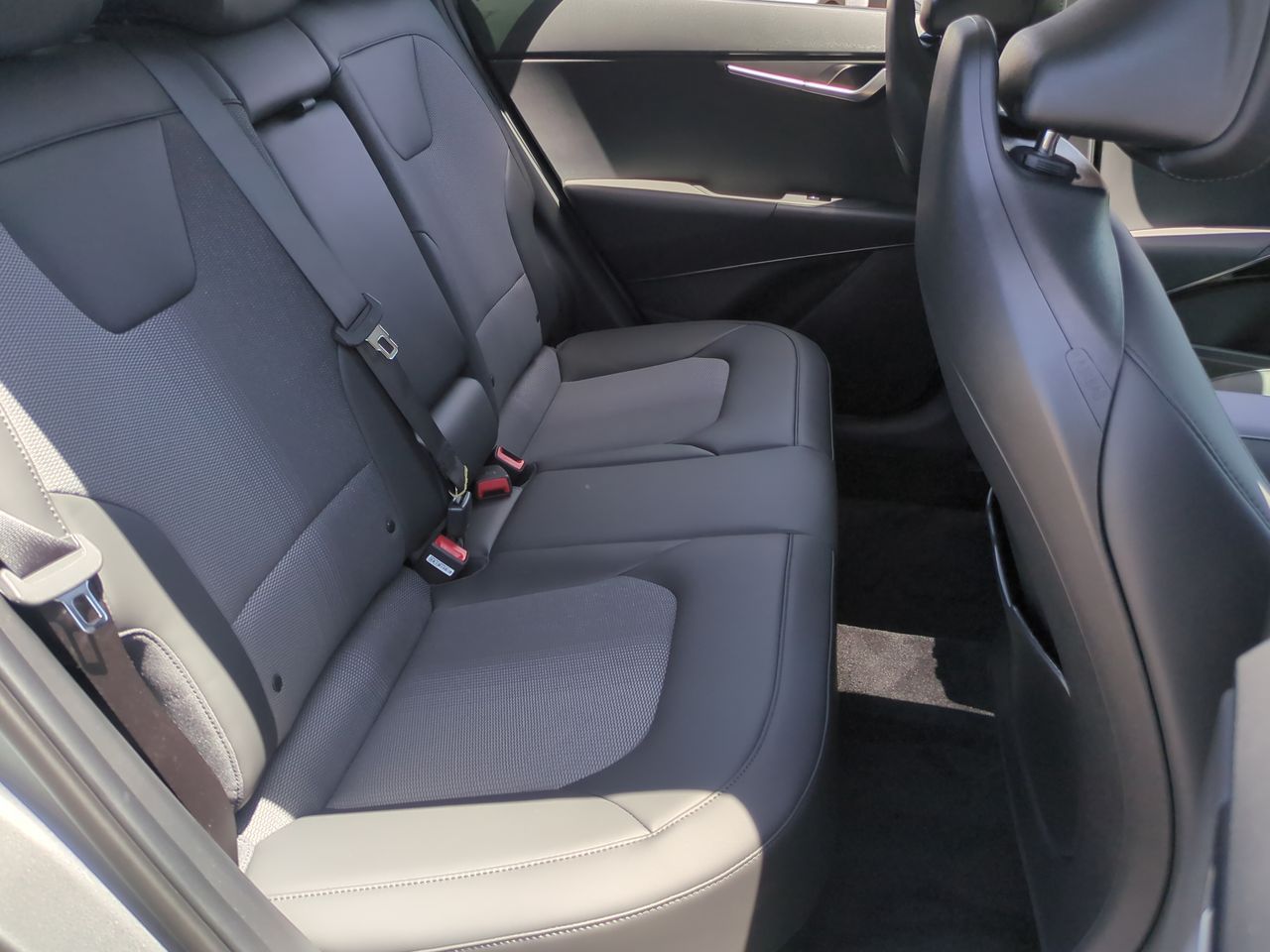 2025 Kia Niro EX Touring photo 23