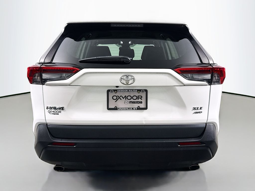2022 Toyota RAV4 XLE photo 6