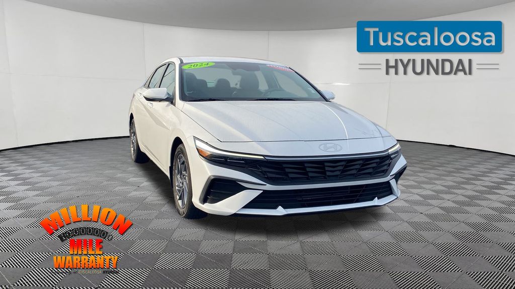 2024 Hyundai Elantra SEL's photo