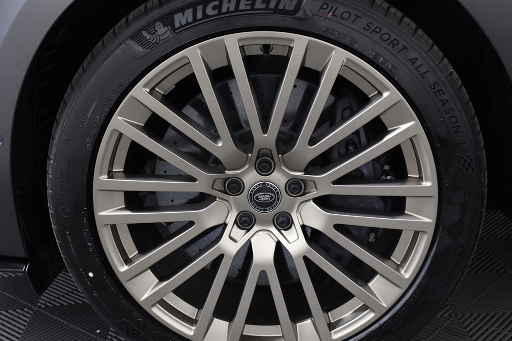 2025 Land Rover Range Rover Sport photo 11