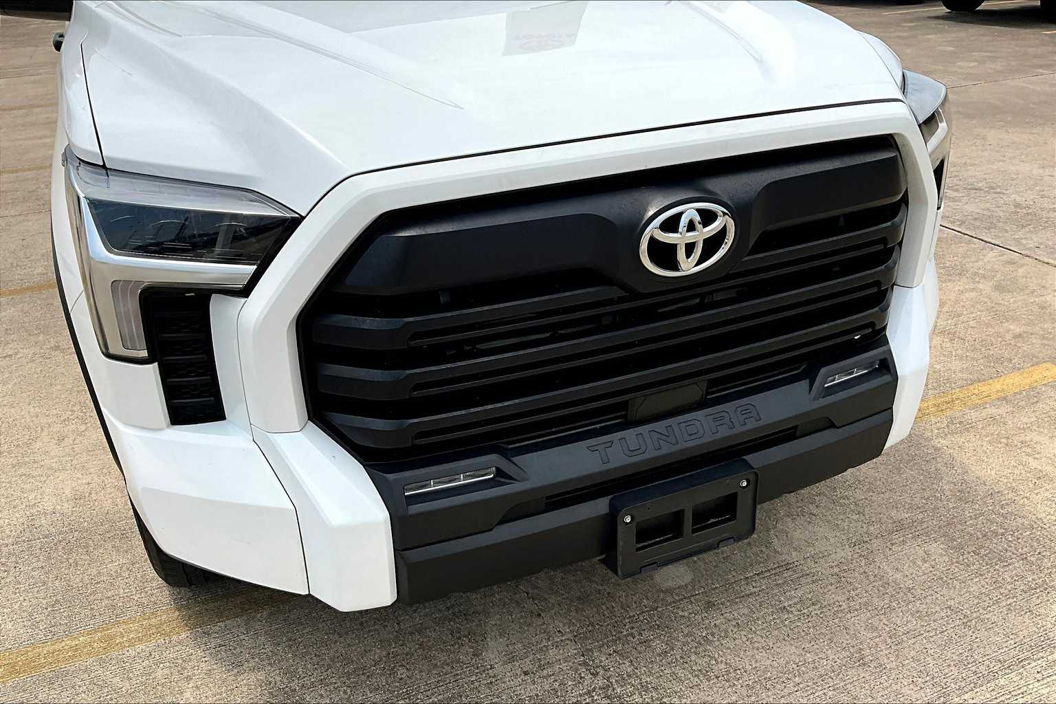 2022 Toyota Tundra SR5 photo 25