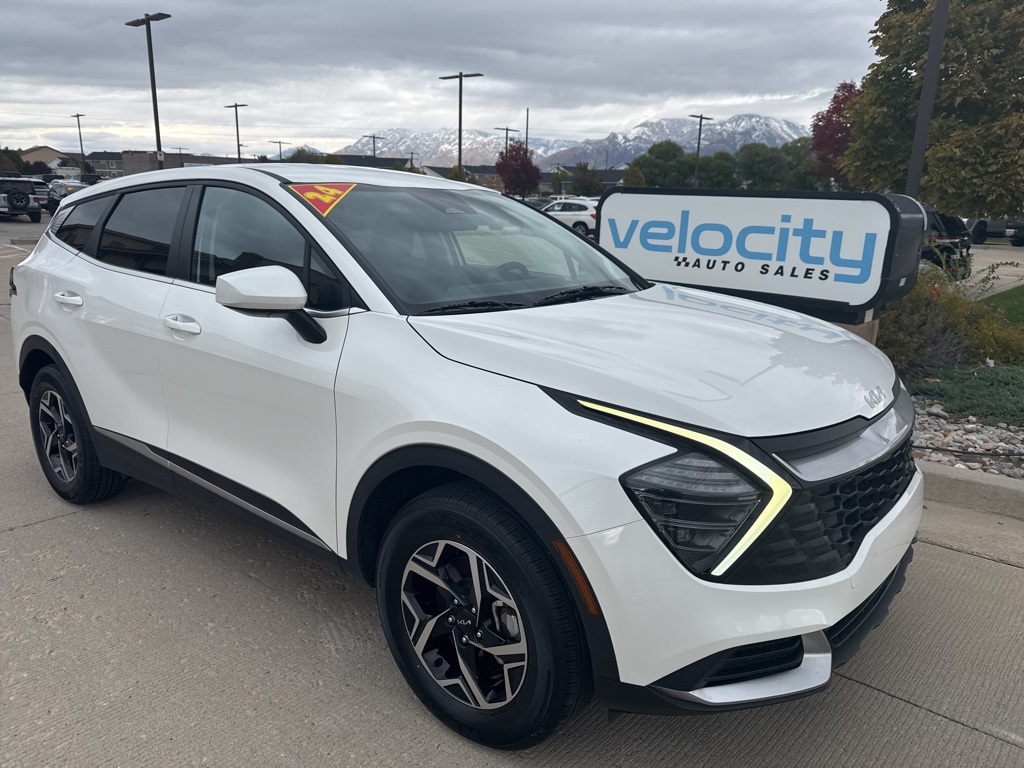 2024 Kia Sportage LX's photo