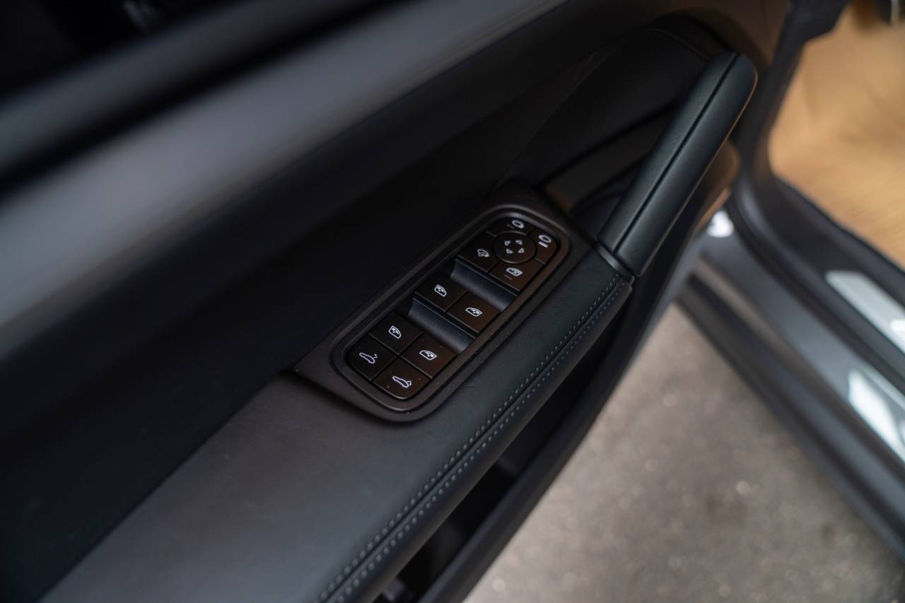 2025 Porsche Cayenne Turbo GT photo 25