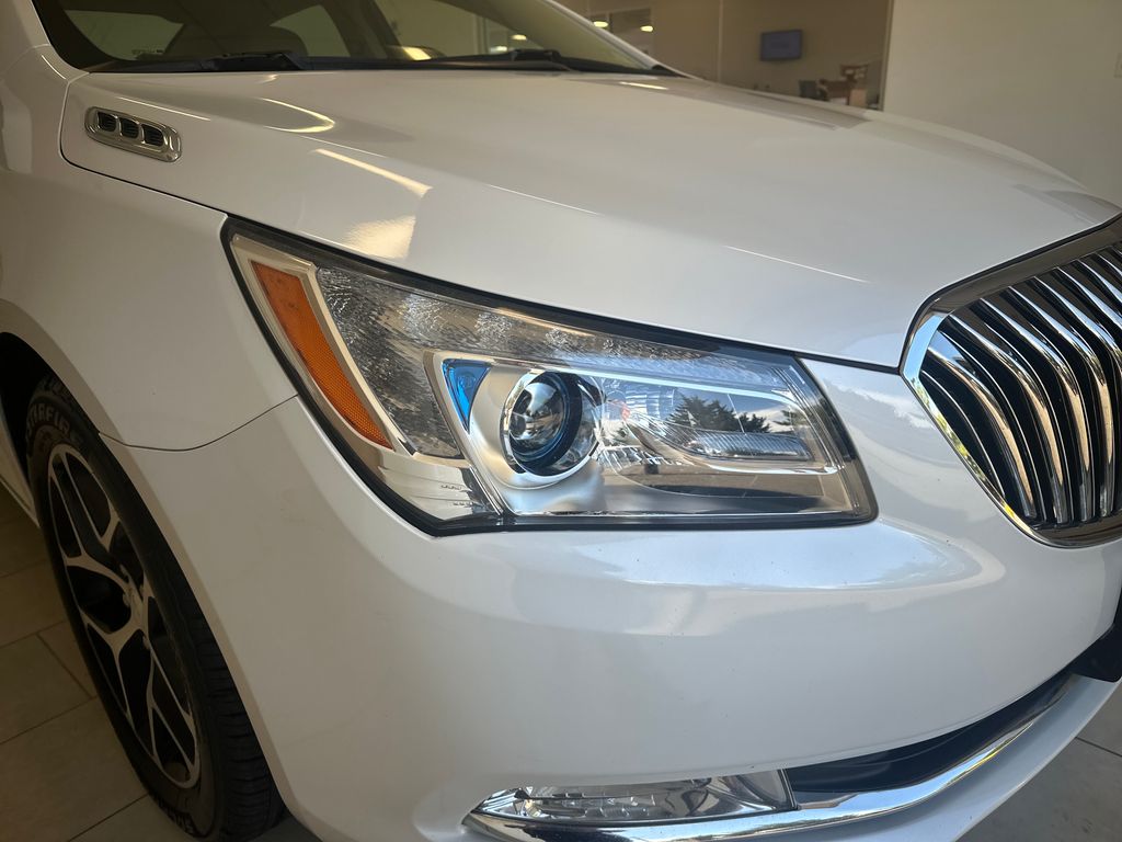 2016 Buick LaCrosse Sport Touring photo 8