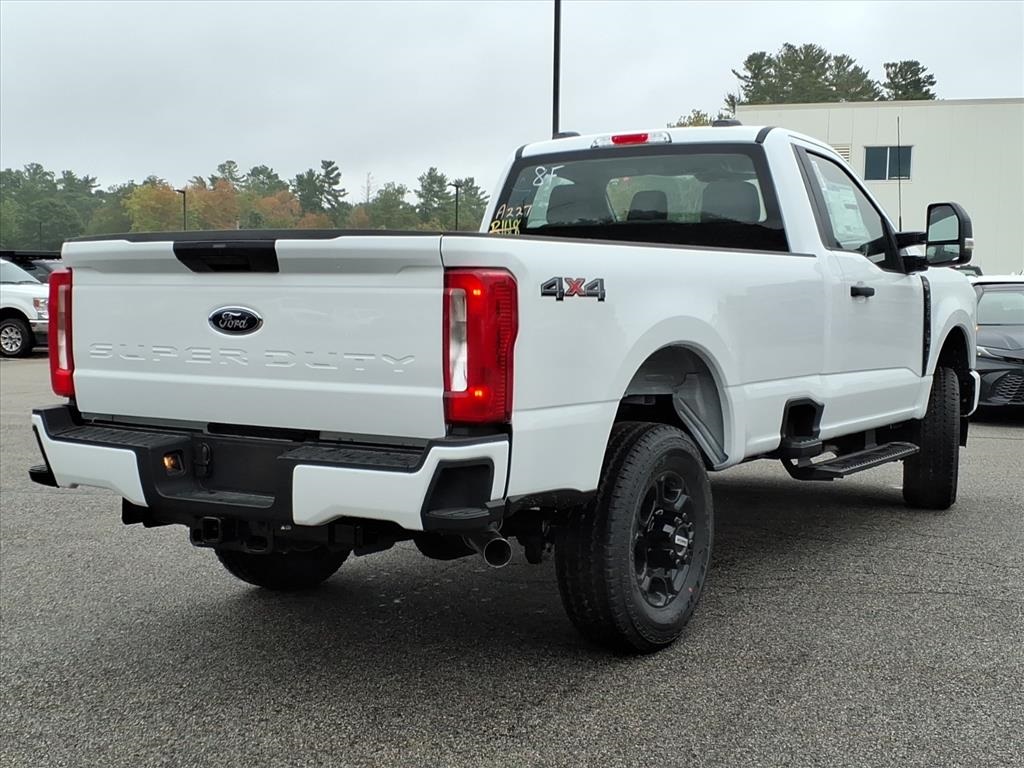 2026 Ford F-350 photo 3
